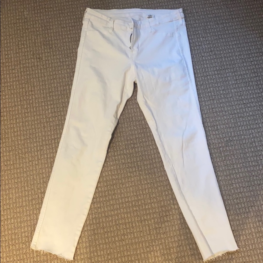 White skinny jeans